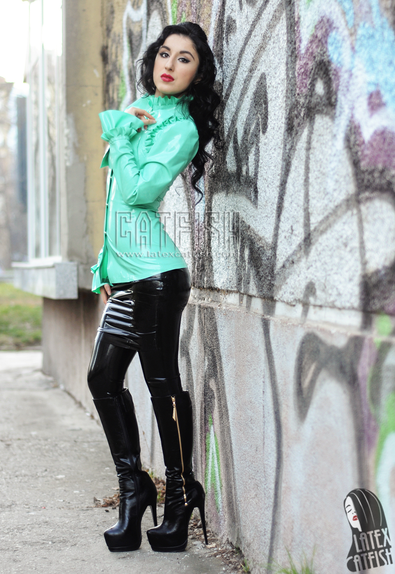 'Big Bow' Latex Tailored Cocktail Shirt 'Big Bow' Latex Tailored Cocktail Shirt